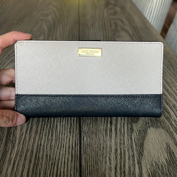 Kate Spade Wallet - Picture 1 of 3